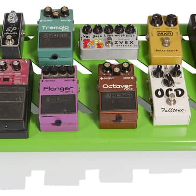 Gator Frameworks Green Aluminum Pedal Board, Large with Carry Bag image 3