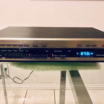 Luxman T-02 Digital Synthesized AM/FM Stereo Tuner 1986 - silver image 3