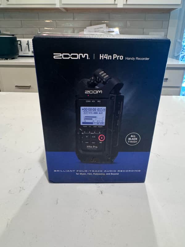 Zoom H4n PRO Handy Digital Multitrack Recorder 2010s - All Black image 1