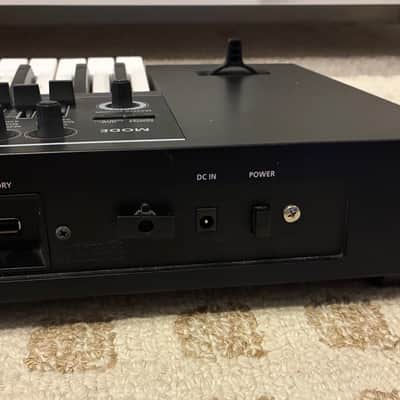 Roland Juno DS61 Synthesizer 2018 - Present - Black image 9