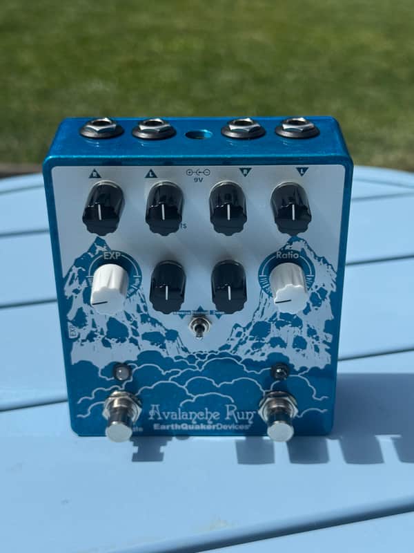 EarthQuaker Devices Avalanche Run Stereo Reverb & Delay with Tap Tempo