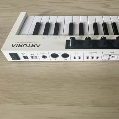 Arturia KeyStep 37 MIDI Controller 2021 - 2025 - White image 4