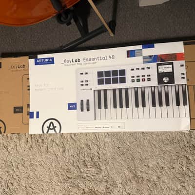 Arturia KeyLab Essential 49 MkIII MIDI Controller 2023 - Present - White image 3