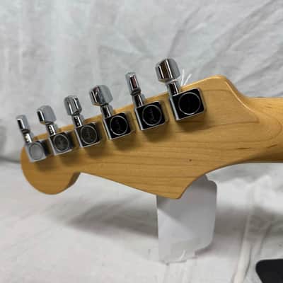 Fender Standard Stratocaster HSS Guitar - MIM Mexico 2007 - Black / Rosewood fingerboard image 8