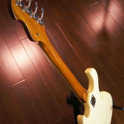 Arirang Short Scale Bass 1970s Olympic White & Mahogany Neck image 7