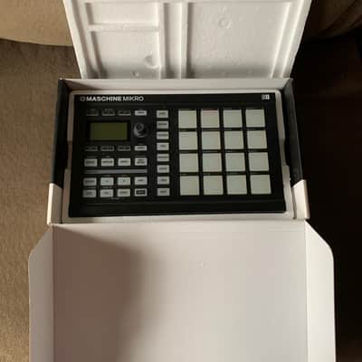 Native Instruments Maschine Mikro MkI Groove Production Studio image 3