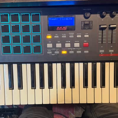 Akai MPK249