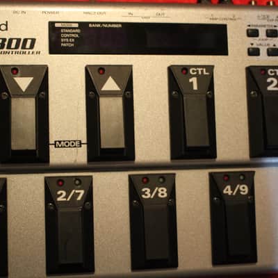 Roland VG-99 V-Guitar Modeling Synth with GK-3 Pickup and FC-300 MIDI Foot Controller - Silver image 14