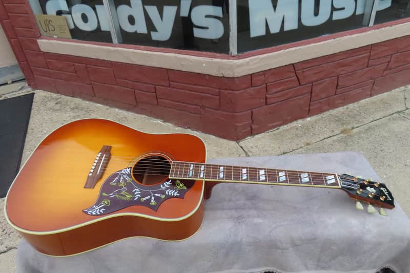 Gibson HUMMINGBIRD