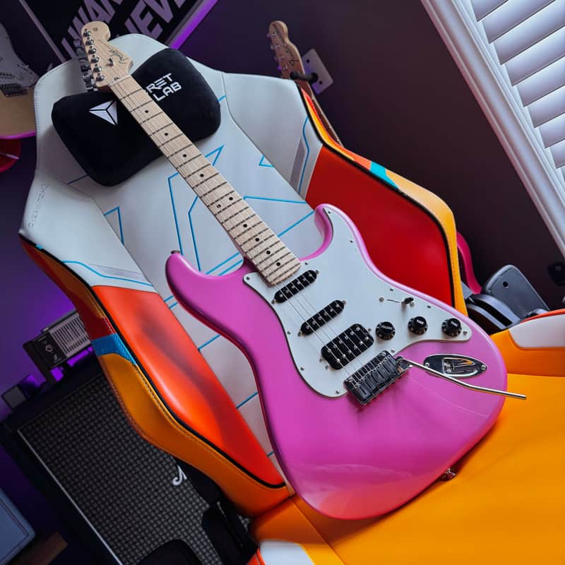 Fender USA MOD SHOP Custom Stratocaster in Bubblegum Metallic w/ Orig Case!
