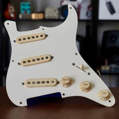 Immagine Fender Big Dipper John Mayer Signature JM SSS Loaded Guard Aged White - 1