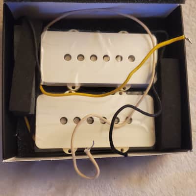 Lollar Black Bobbin Jazzmaster Pickups  2023 - Parchment image 1