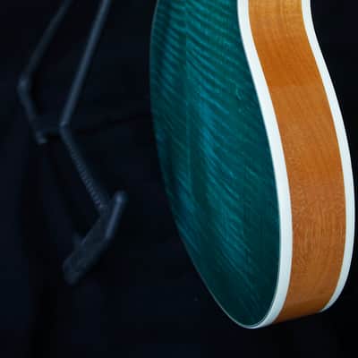 Gibson Les Paul Supreme Florentine Caribbean Blue 2014 - Caribbean Blue image 8