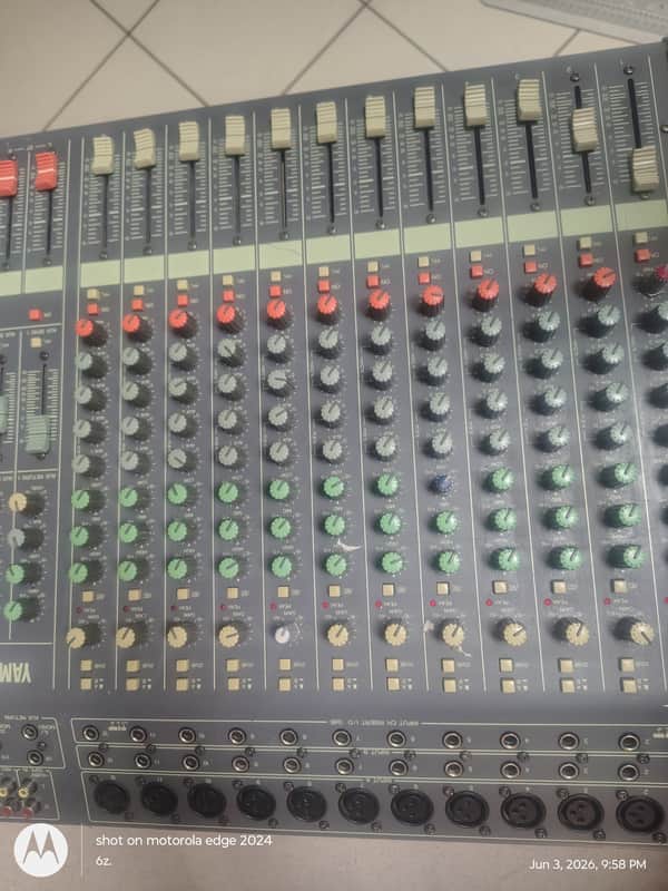 Yamaha MX200-12 Mixer (8 Preamps) image 1