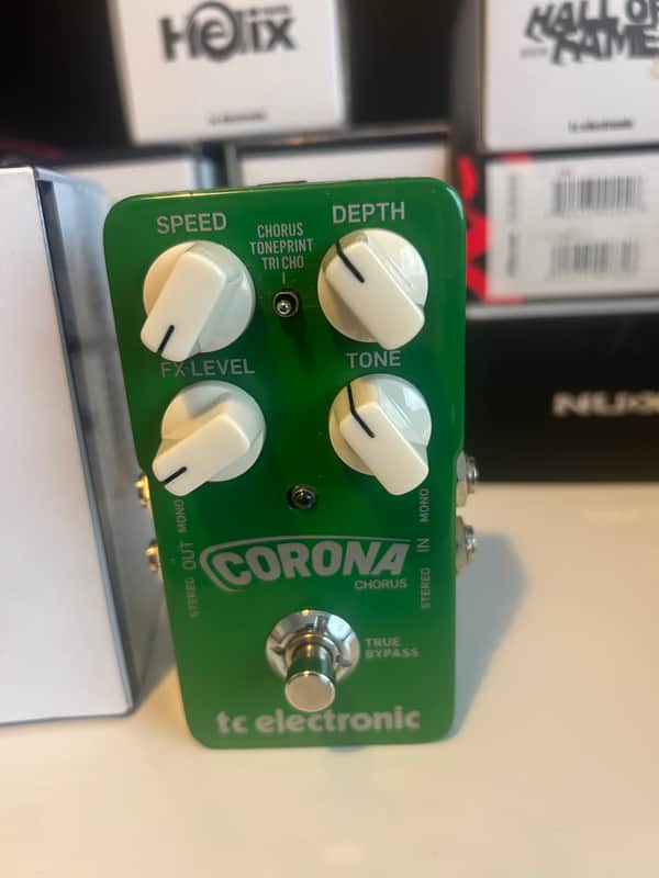 TC Electronic Corona Chorus 2011 - Present - Green image 1