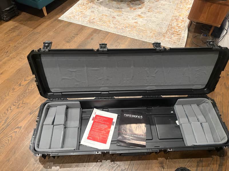 SKB 3I-5014-TKBD iSeries Think Tank 76-Key Narrow Keyboard Case 2019 - 2021 - Black image 1