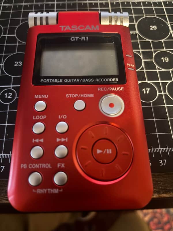 Tascam GT-R1 Portable Guitar / Bass Recorder with case image 1