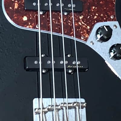 2003 Fender Deluxe Active Jazz Bass electric guitar skb hardshell case image 8