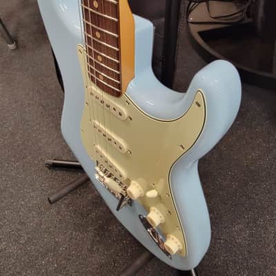 Fender Vintera III Early '60s Stratocaster Sonic Blue, Dlx Gig-Bag! image 6