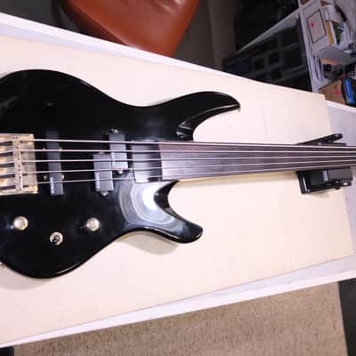 Samick Artist Fretless 5 string Black gloss image 1