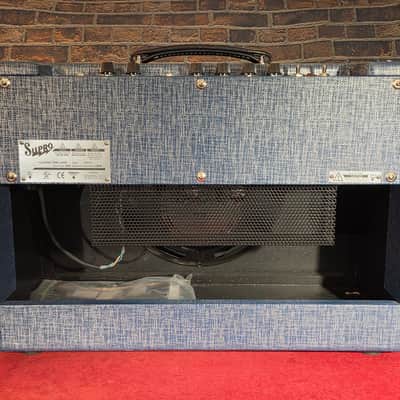Supro 1624T Dual Tone Reissue 24-Watt 1x12" Guitar Combo Blue Rhino image 8