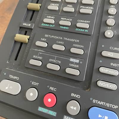 Roland R-70 Vintage Drum Machine (with original power cable) (READ description) image 2