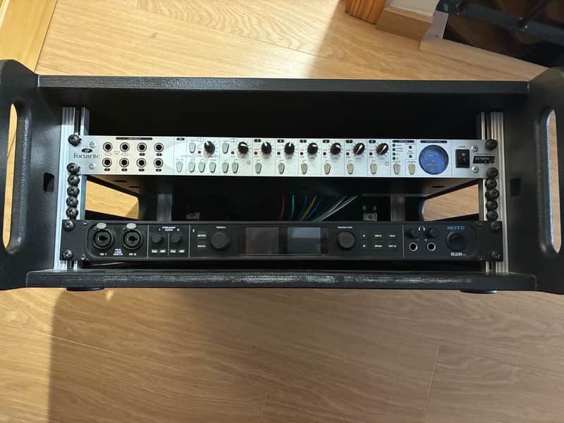 MOTU 828es 2016 + focusrite octopre LE platinum image 1