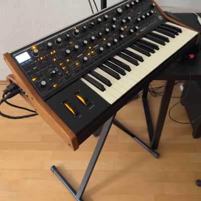 Moog Sub 37 Tribute Edition + Decksaver - Excellent Condition