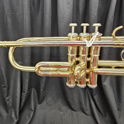 Getzen 300 Series Student Model Bb Trumpet w/ case image 13