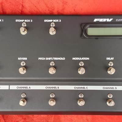 Line 6 FBV foot controller * multi effect floorboard and controller * works for : Line6 Vetta, Line6 Spider III and II, Line6 Bass POD XT, Line6 POD X3 * controlls volume, wah-wah, chromatic tuner, tap-tempo * image 2