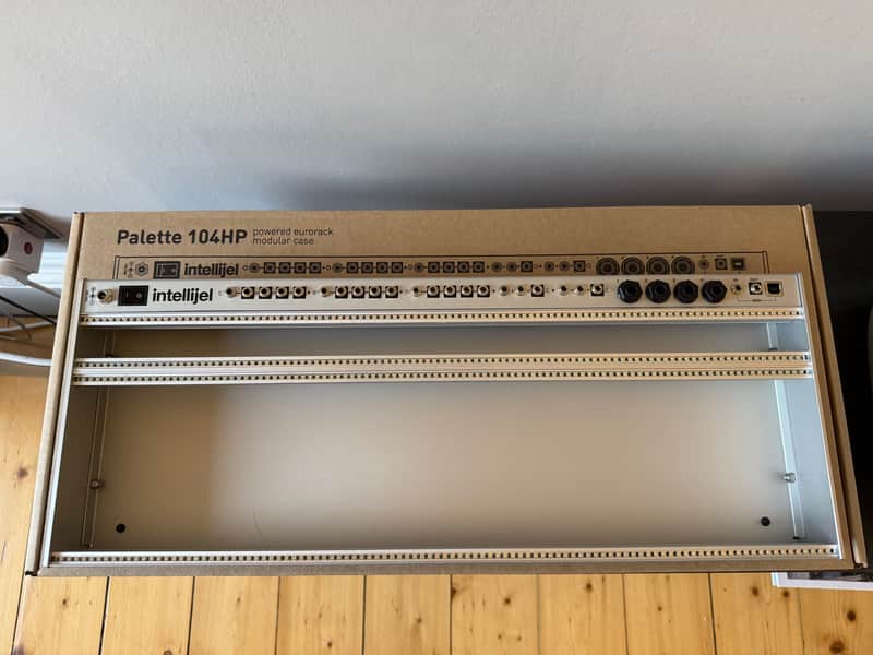 Intellijel 4U 104HP Palette Case