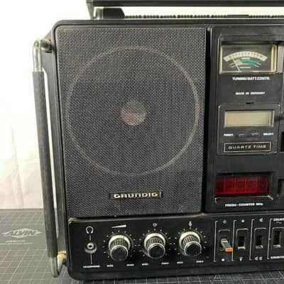 Old Radio Grundig Satellit 3400 World Radio image 3