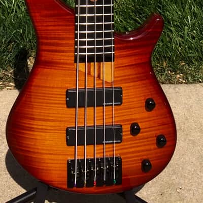 Warmoth Gecko Custom 5 String Bass 2000's Red Sunburst / Seymour Duncan P/Us image 3