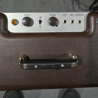 Fender Excelsior Pawn Shop Series 13-Watt 1x15" Guitar Combo Amp for Guitar, Vocals & Accordian image 3