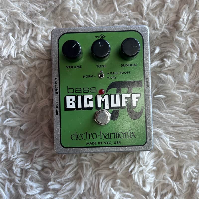 Electro-Harmonix Bass Big Muff Pi Distortion / Sustainer