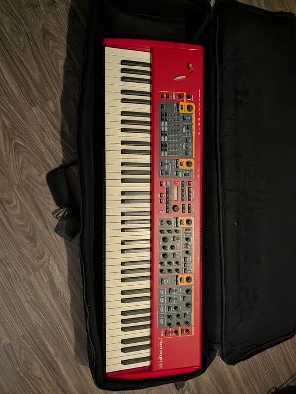 Nord Stage 2 EX HP76 Hammer Action Portable 76-Key Digital Piano 2015 - 2016 - Red imagen 1