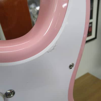 Squier Mini Stratocaster with Laurel Fretboard 2020 - Present - Shell Pink image 3
