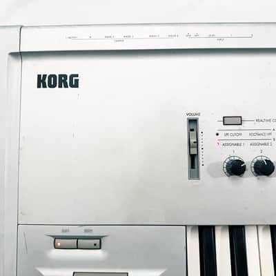 KORG Triton Classic 61 Synthesizer Workstation Made in JAPAN. Good Condition. Works Great !... image 4