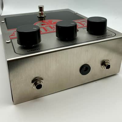Electro-Harmonix Big Muff Pi 2000 - Present - Silver / Black / Red image 3