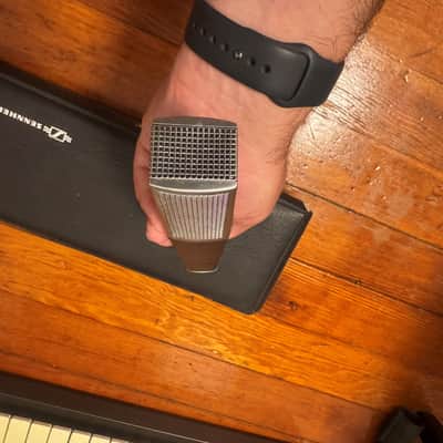 Sennheiser MD 441U Supercardioid Dynamic Microphone 1971 - Present - Black image 1