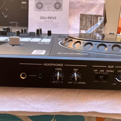 Pioneer DDJ-REV5 2-Channel DJ Controller 2023 - Present - Black image 4