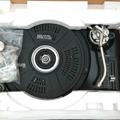 Technics SL-1210M5G (new in the box + 2 original dust covers) - Black image 7