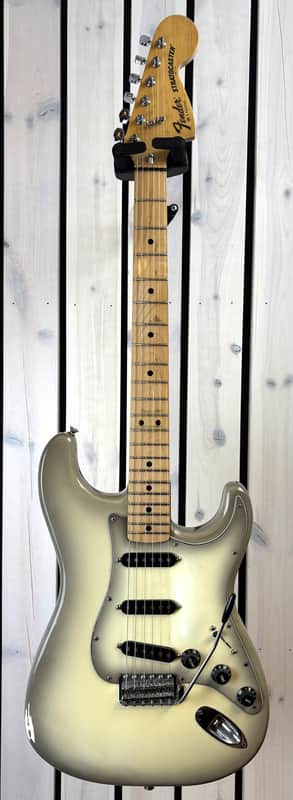 Fender Stratocaster with Maple Fretboard 1979 - Antigua image 1