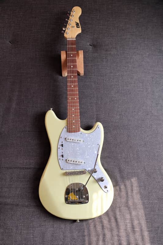 IYV Mustang Style Mid-90’s - Yellow image 1