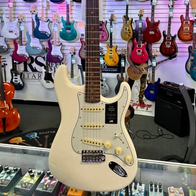 Fender American Vintage II 1961 Stratocaster®, Rosewood Fingerboard, Olympic White image 2