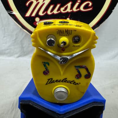 Danelectro DJ-05 dj05 Tuna Melt Tremolo Pedal - broken pot stem/missing knob image 3