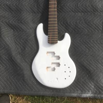 Alien Audio Constellation 5 2020 Matte transparent White image 10