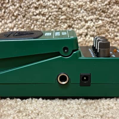 Behringer Ultra Vibrato Green UV300 image 4