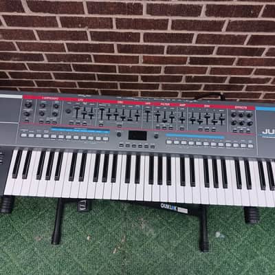 Roland Juno-X 61-Key Programmable Polyphonic Synthesizer 2022 - Present - Black