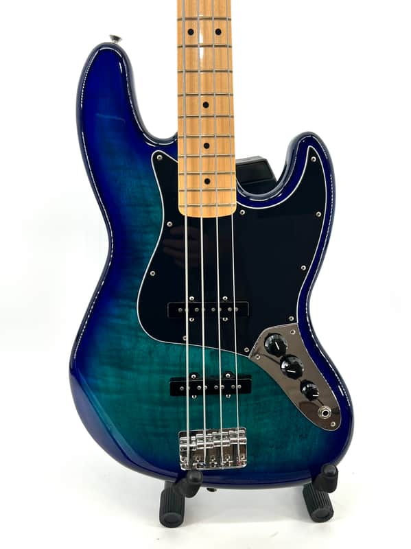 Fender Player Jazz Bass Plus Top with Maple Fretboard 2022 - Blue Burst image 1